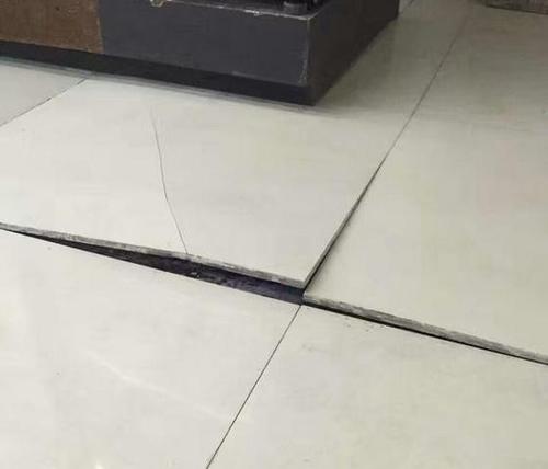 墙砖空鼓打玻璃胶有用吗(墙砖空鼓打玻璃胶有用吗视频)