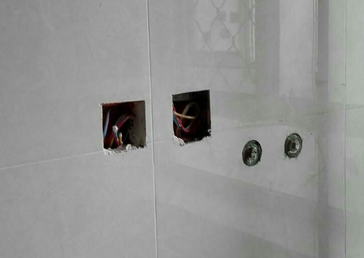 墙上打孔瓷砖打烂怎么办视频(墙上打孔瓷砖打烂怎么办视频讲解) 墙上打孔瓷砖打烂怎么办视频(墙上打孔瓷砖打烂怎么办视频讲解)