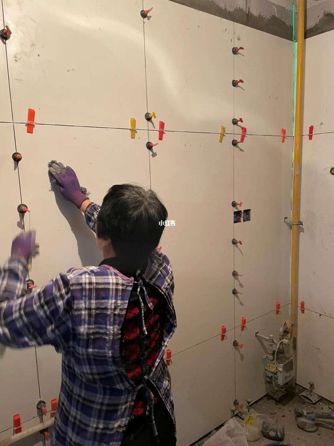 厨房墙壁瓷砖翘起来怎么修补(厨房墙壁瓷砖翘起来怎么修补视频) 厨房墙壁瓷砖翘起来怎么修补(厨房墙壁瓷砖翘起来怎么修补视频)